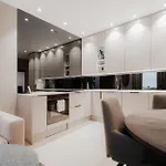Luxury Penthouse With Amazing Views شقة
